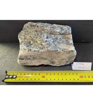Black and White Thousand Layer Rock (Per Kg)
