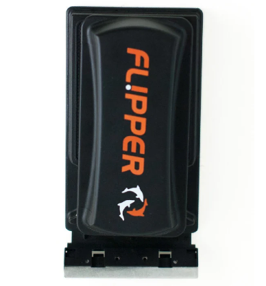 Flipper floating aquarium cleaner / scraper
